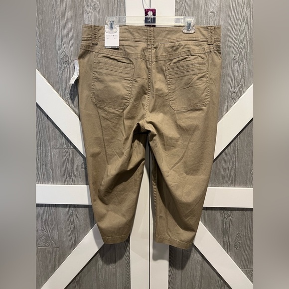 114. NWT Fashion Bug Weekend Casual Ankle Pant/Capri 18 - Picture 4 of 5